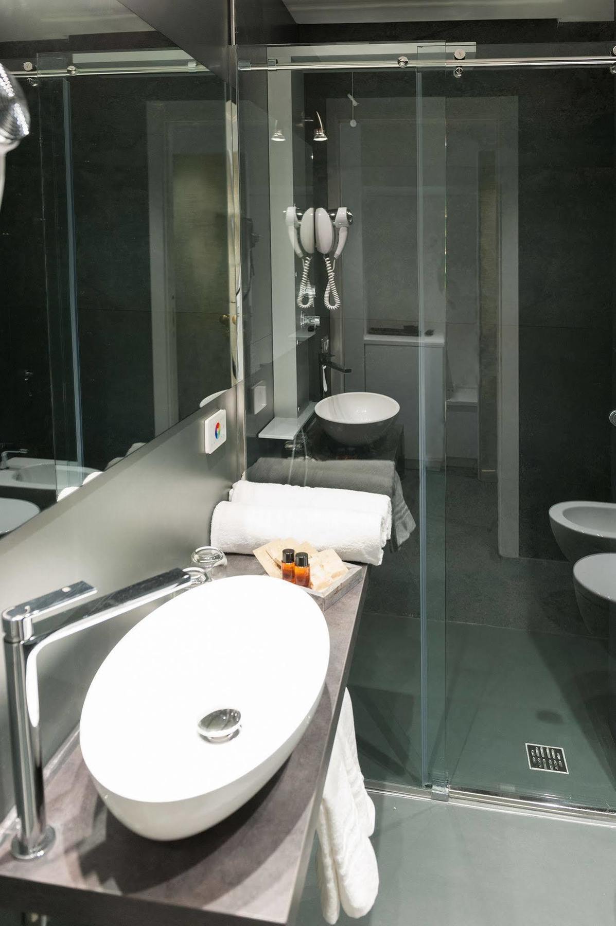 Residenza Monfy Hotel Roma Ngoại thất bức ảnh
